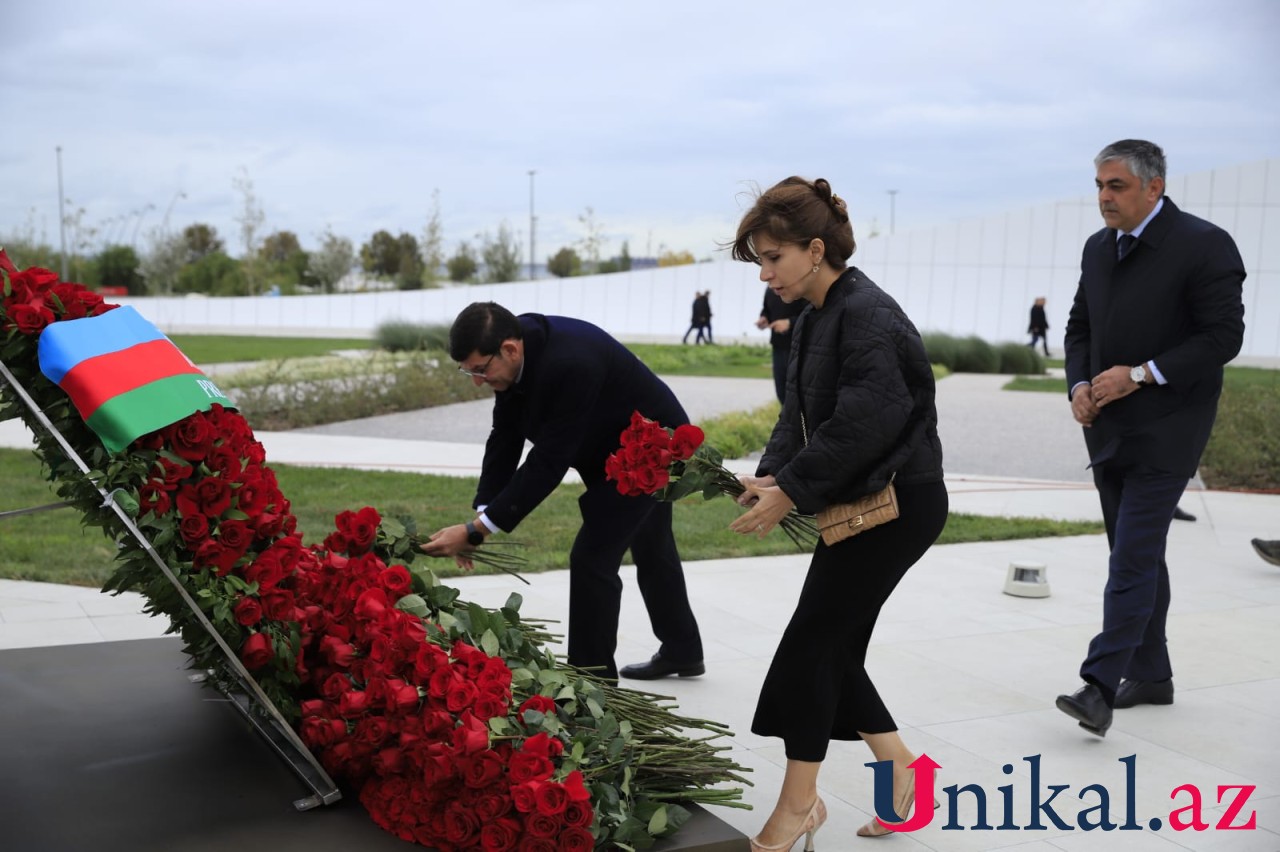 Dövlət rəsmiləri Zəfər parkını ziyarət edir - FOTOLAR (VİDEO)